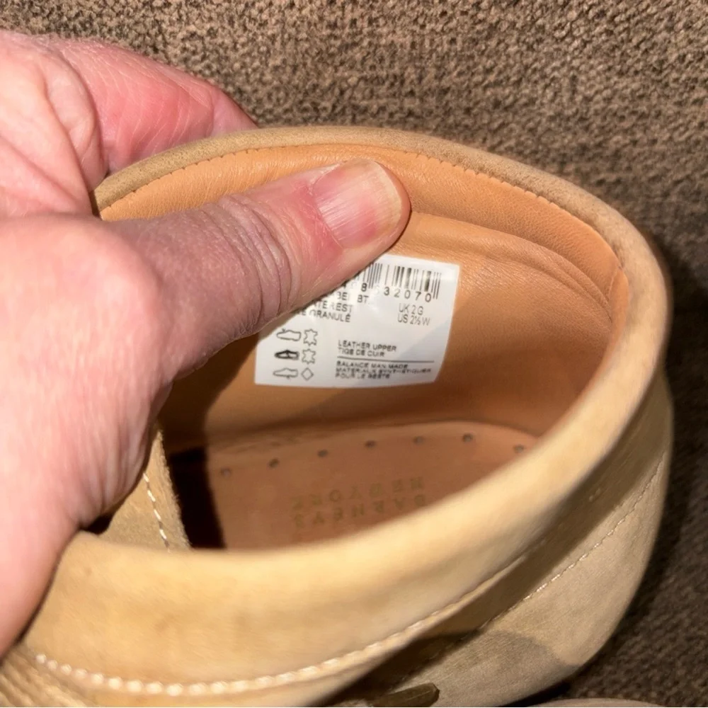 KIDS Tan CLARKS WALLABEEBOOTO Suede High Top Boots Shoes Youth 2.5w new